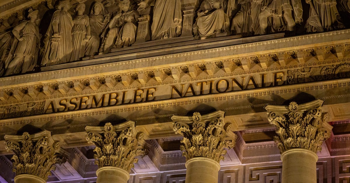 France Faces Budget Challenges Amid Political Disagreements and Fiscal Concerns