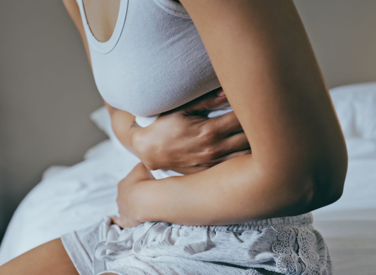 Featured image for "Quick and Effective: Top 8 Supplements for Instant Debloating"