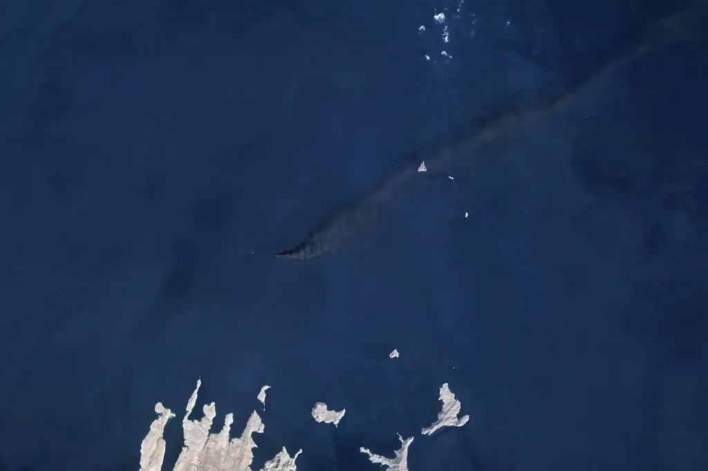 Hormuz at the Brink: Oil, War, and U.S.-Iran Tensions