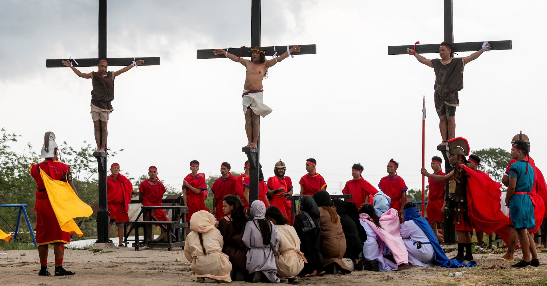 Featured image for "Philippines' Annual Crucifixion Re-Enactment Draws Catholic Devotees"