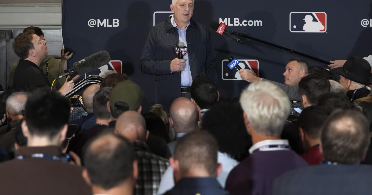 Featured image for Dodgers Eye Japanese Pitcher Roki Sasaki Amid Posting Process