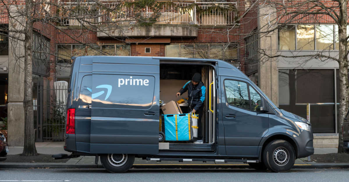 Featured image for Amazon tests humanoid robots and AI for package delivery