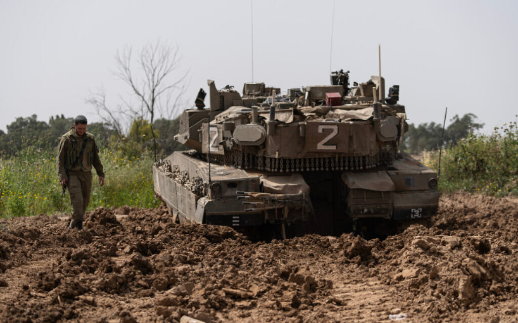 "IDF Bolsters Troops on Gaza Border Amid Escalating Violence and Arson Balloon Attacks"
