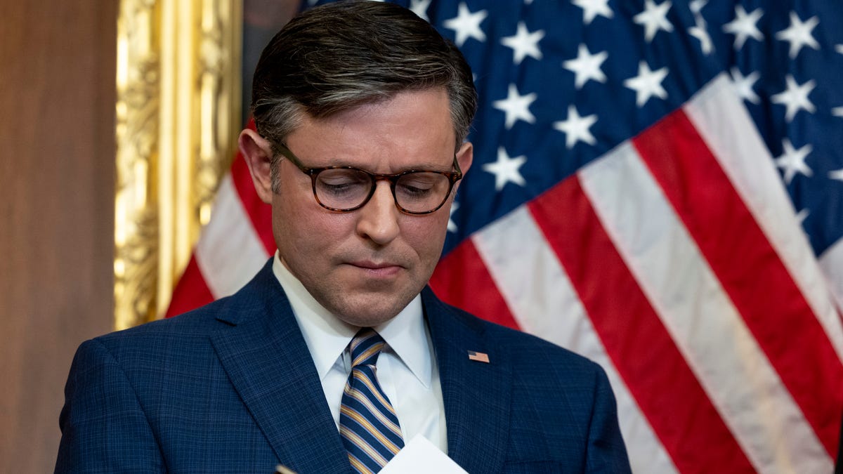 Government Shutdown Looms as House Republicans Struggle to Unite