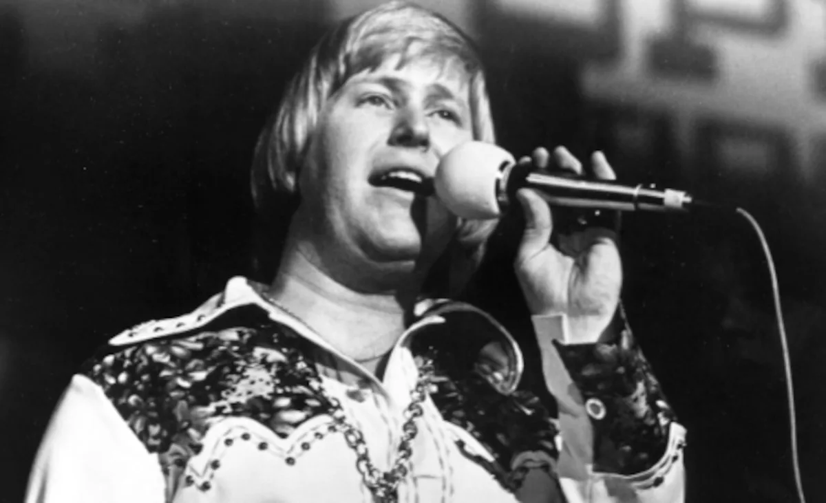 Country Music Legend Passes Away at 74