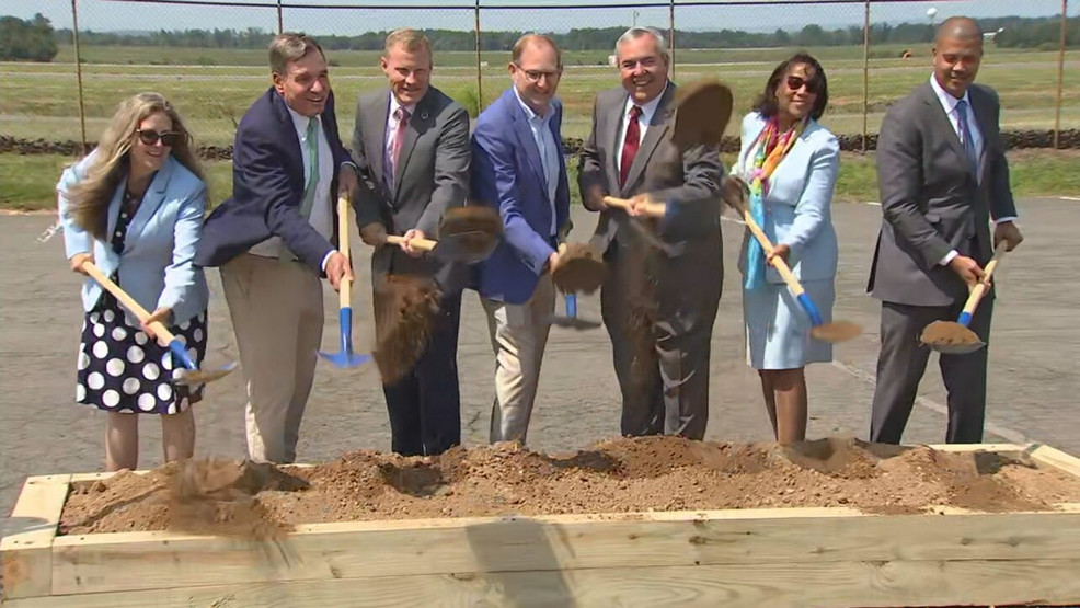 "Dulles Airport Embarks on Groundbreaking Solar Storage Project"