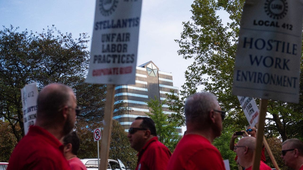 UAW Strikes Stellantis' Largest Plant, Affects 6,800 Workers