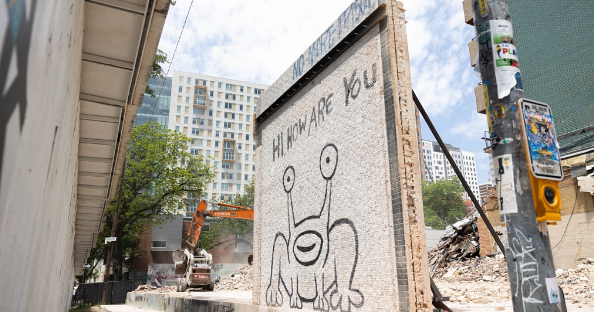 Iconic 'Hi, How Are You' Mural Survives Building Demolition in Austin