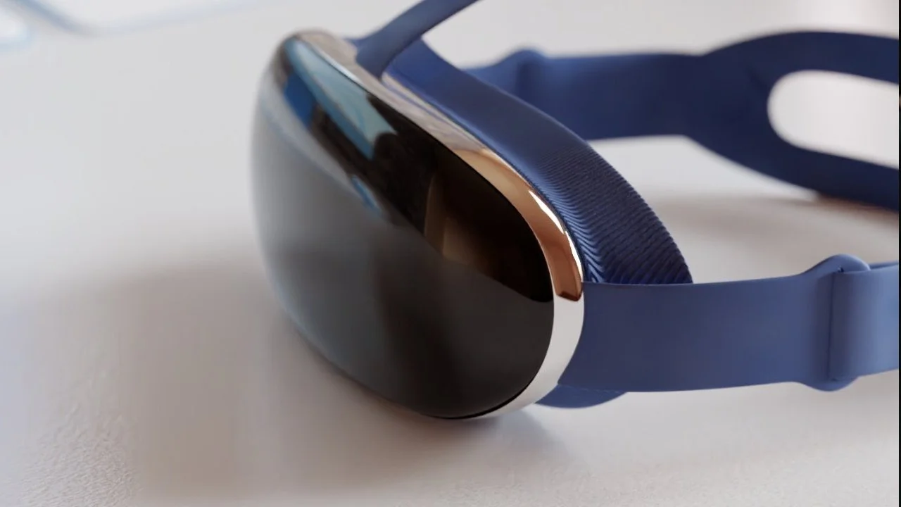 "Apple's VR Headset Leaves Testers Blown Away, Reports Say"