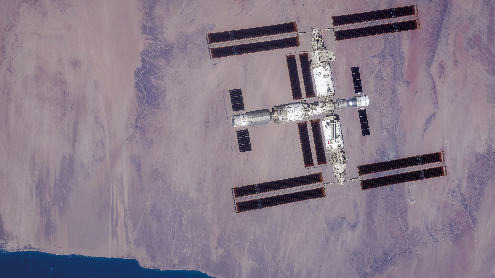 Featured image for China Unveils Stunning Images of its Majestic Tiangong Space Station
