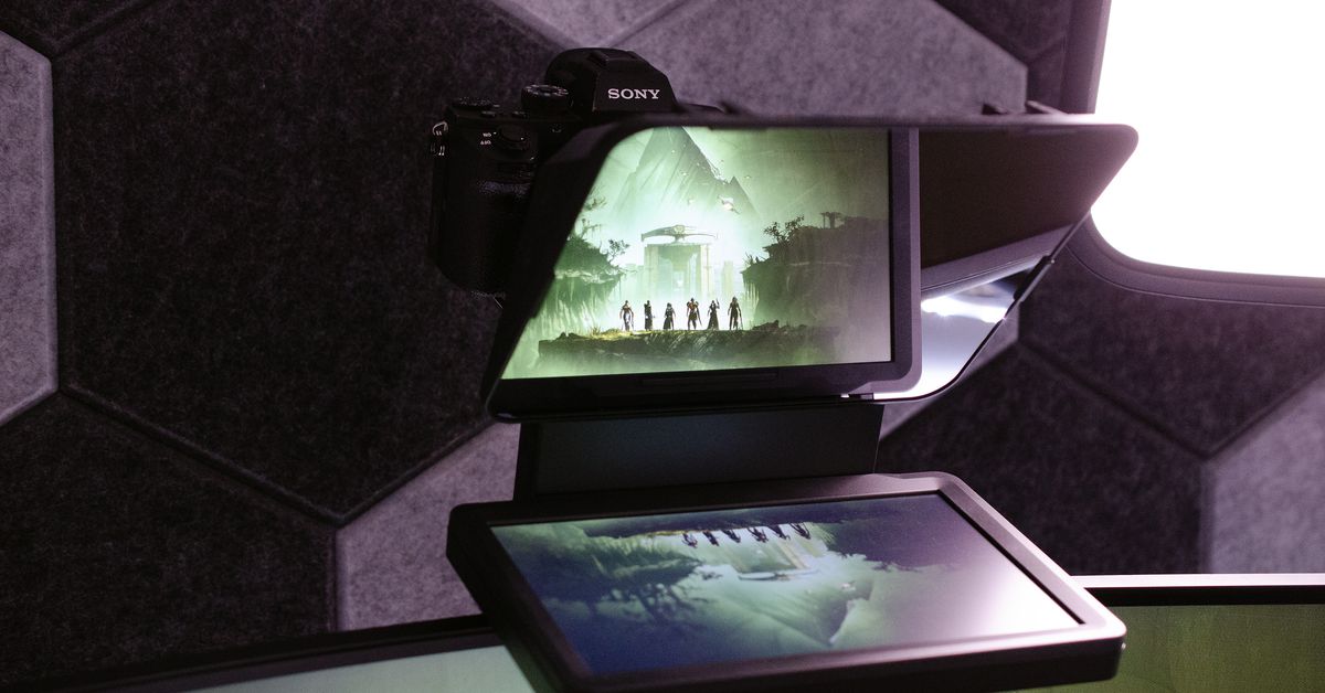 Featured image for Elgato Unveils All-in-One Teleprompter and Extra Monitor for $279.99