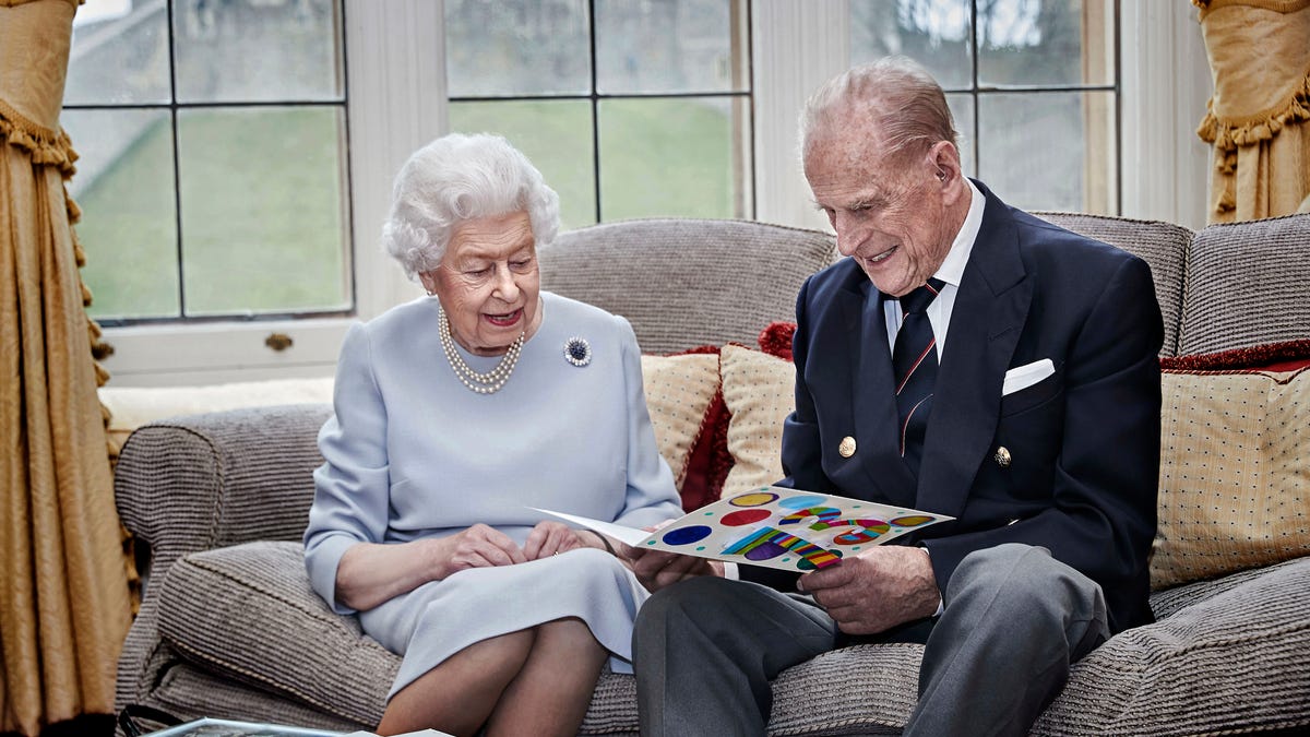 Featured image for "Getty Images Flags Another Manipulated Photo of Queen Elizabeth by Kate Middleton"