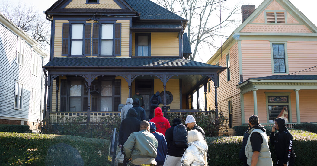 Featured image for Attempted Arson at MLK Jr.'s Birth Home Thwarted by Bystanders and NYPD Officers