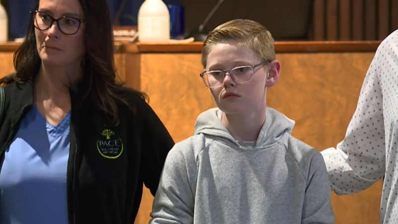 Quick-thinking 7th grader saves school bus after driver loses consciousness
