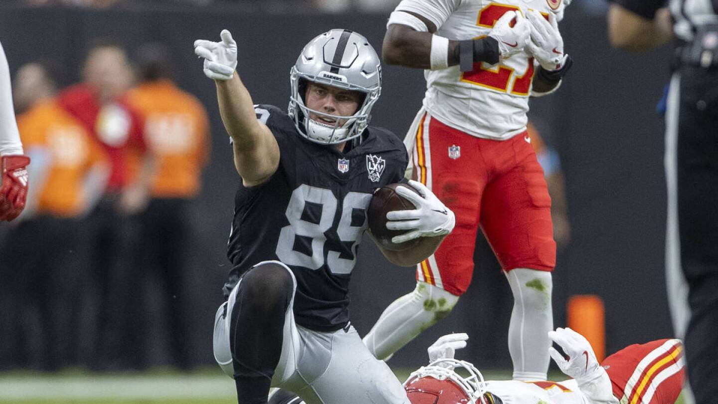 Featured image for Brock Bowers: Record-Breaking Rookie TE Redefines Expectations