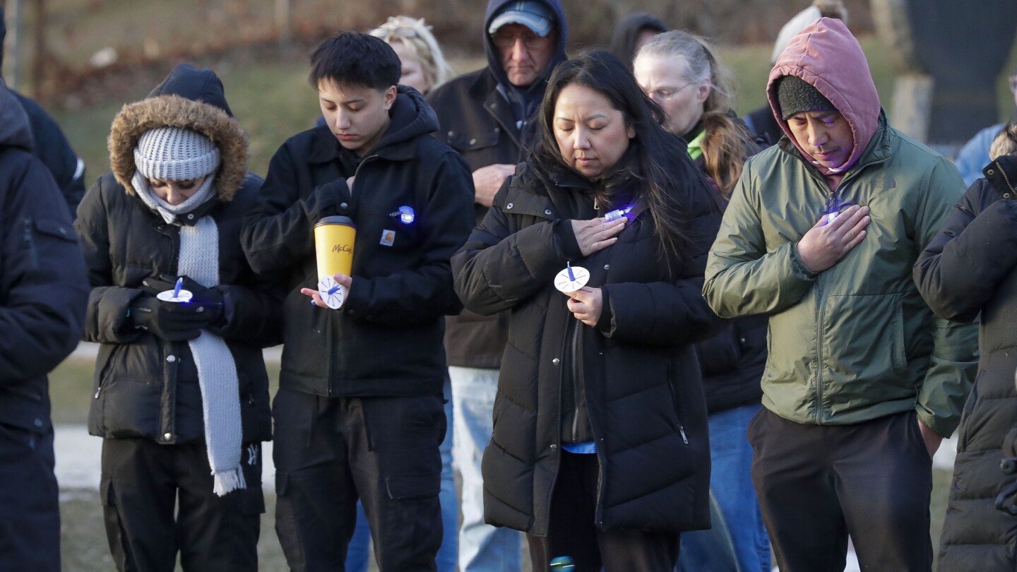 "Police Confirm Blanket Found in Search for Missing Wisconsin Boy Belongs to 3-Year-Old"