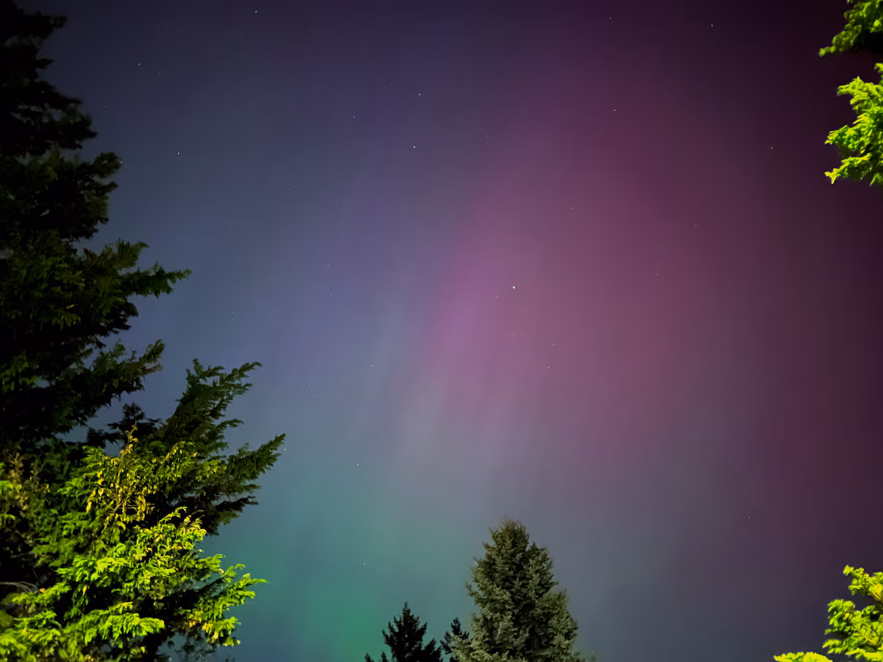Featured image for Multiple States Expected to See Northern Lights This Week
