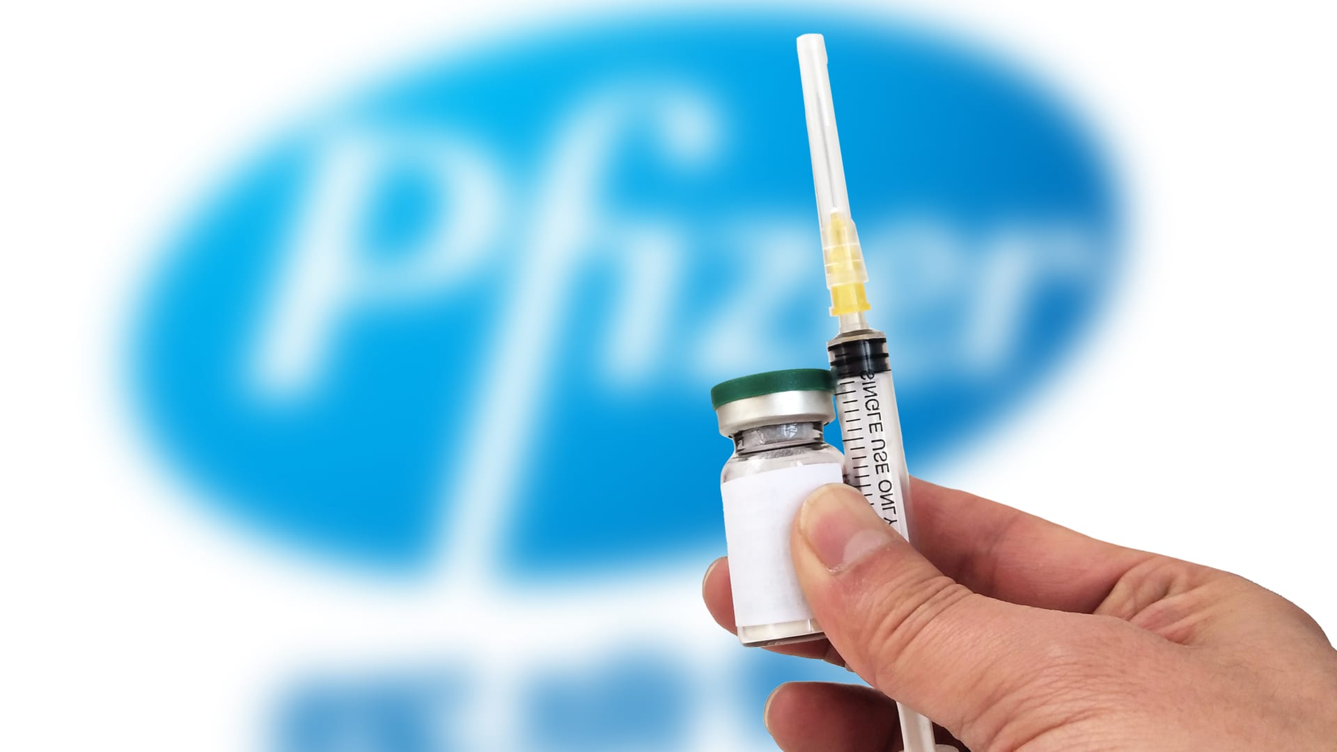Pfizer's Combo Covid and Flu Vaccine Advances to Final Stage Trial with Positive Results