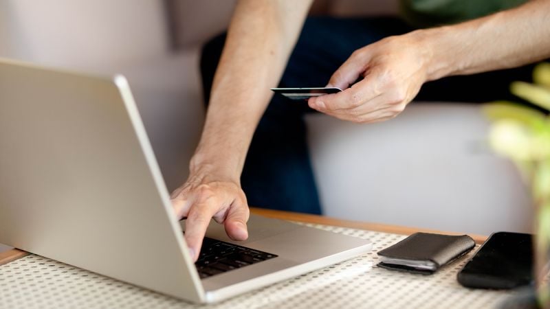 Featured image for Record-breaking credit card debt: A deep dive into the US consumer's financial struggles