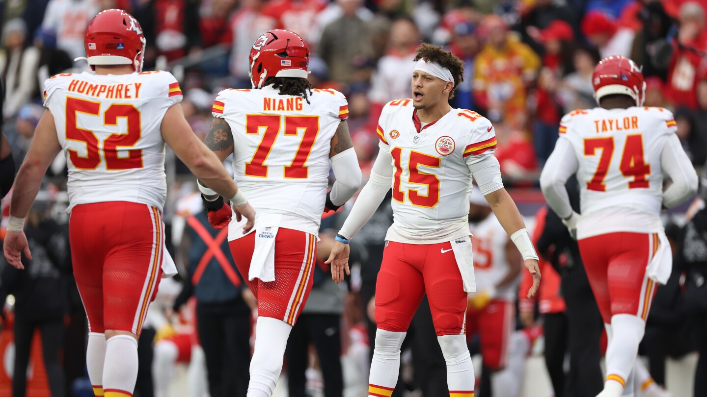 Chiefs Dominate Patriots, Extend Winning Streak
