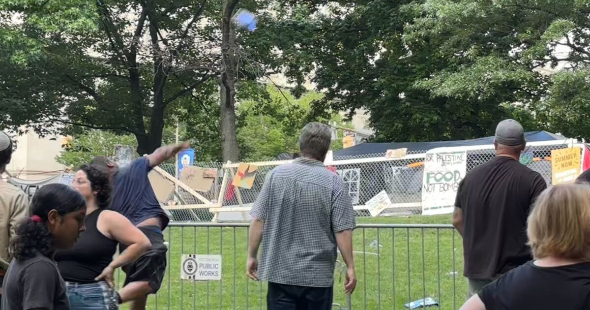 Featured image for Pitt Pro-Palestine Protests End Peacefully After Clashes