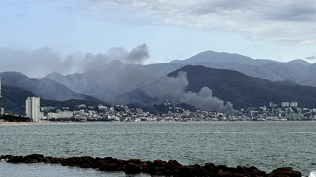 Americans in Puerto Vallarta say city feels like a war zone as headlines roll