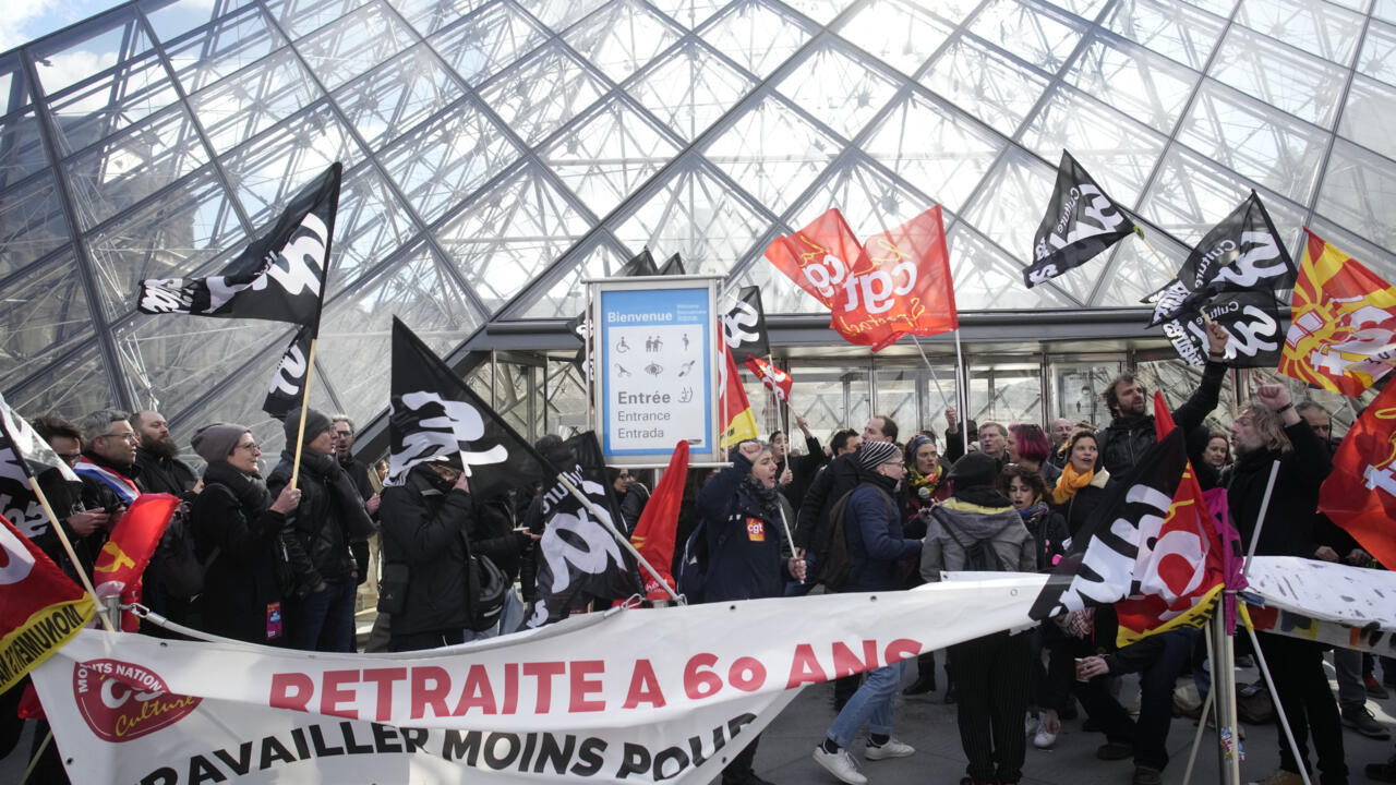 French Pension Reform Protests Disrupt Access to Louvre and Escalate into Social and Political Crisis