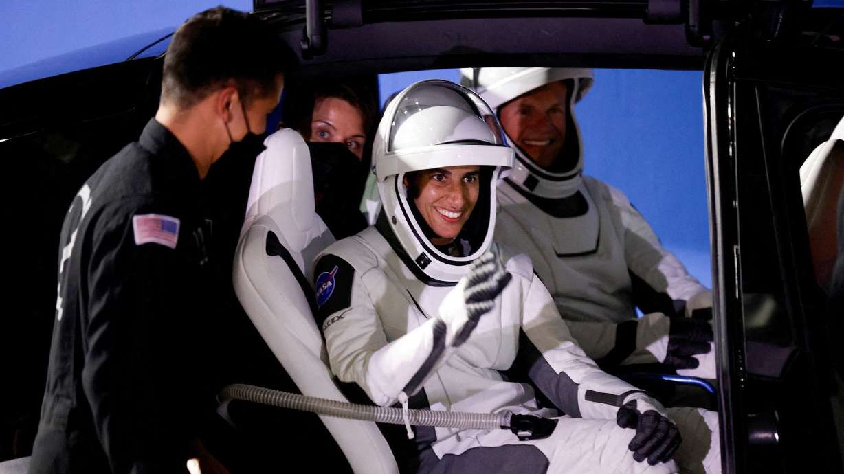 Lost Astronaut Tool Bag Spotted Orbiting Earth