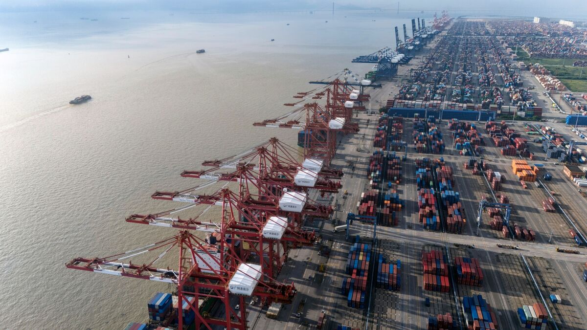 Featured image for China's Exports Decline Unexpectedly Amid U.S. Demand Drop