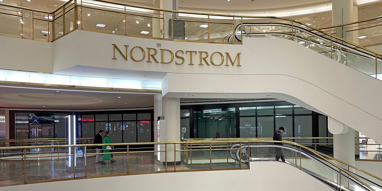 Featured image for Westfield surrenders San Francisco mall to lender amidst downtown challenges.