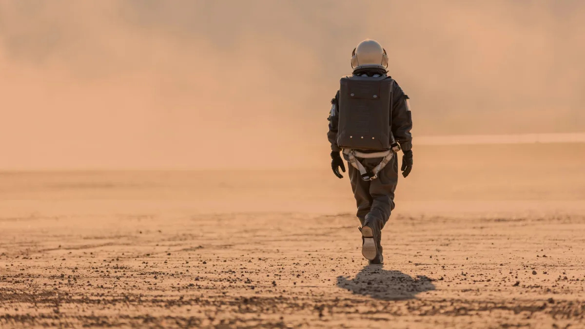 "Estimating the Duration of a Martian Circumnavigation on Foot"