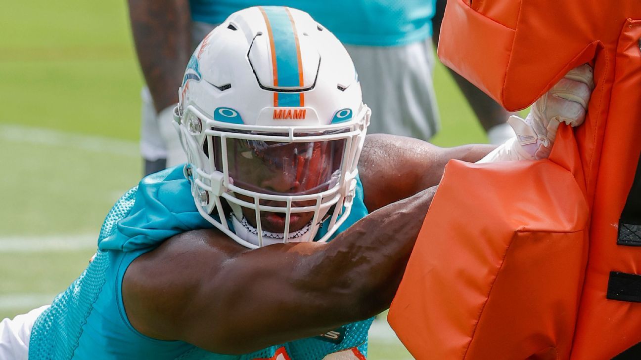 "Dolphins to Cut Veteran DE Emmanuel Ogbah, Saving $13.7M in Cap Space"
