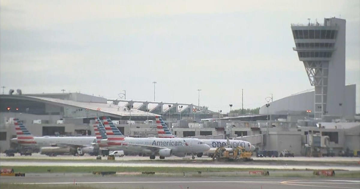 Wildfire smoke causes flight and bridge delays in Philadelphia and New Jersey.