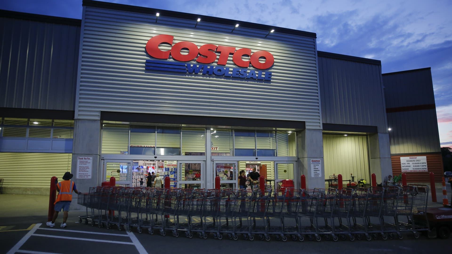 Costco's Strong Q4 Earnings Beat Expectations Despite Soft Sales