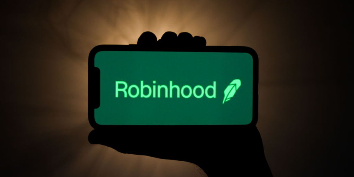 Featured image for Robinhood Acquires Bitstamp for $200M, Boosting Crypto Ambitions