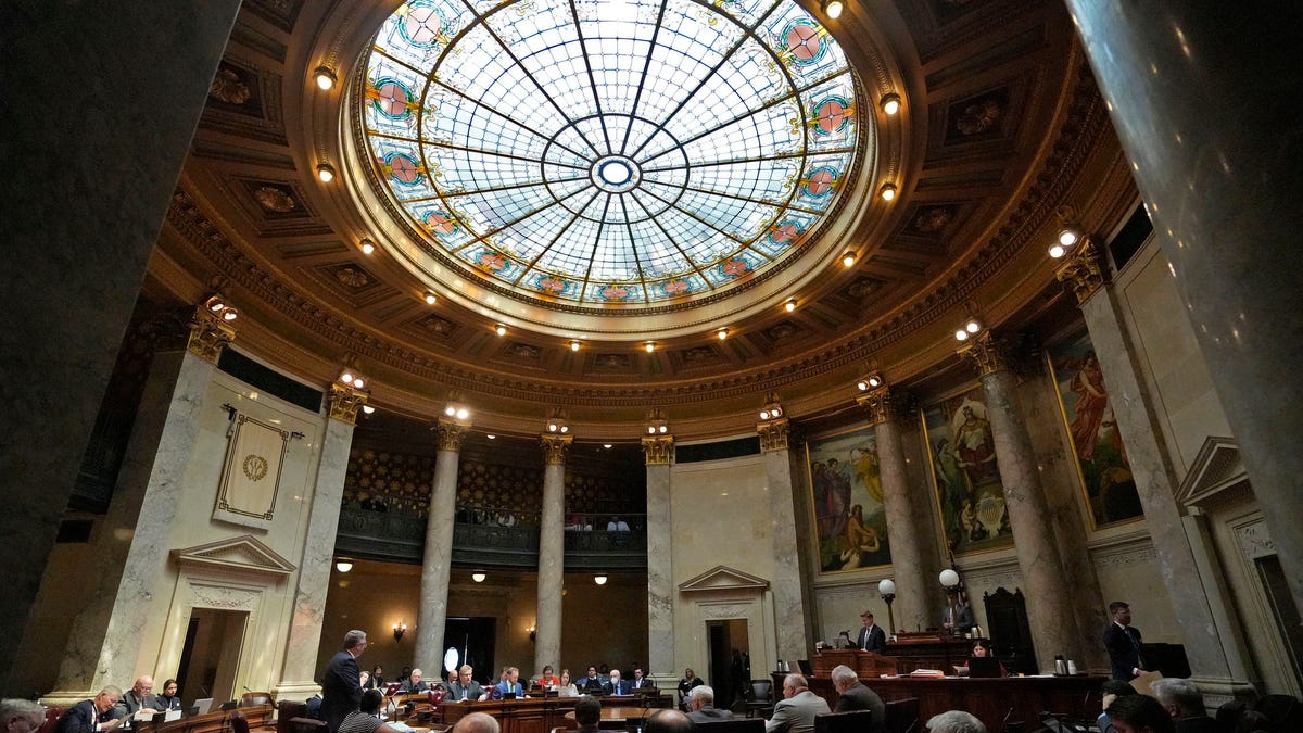 Wisconsin Legislature Passes Shared Revenue Bill to Aid Local Governments and Avert Milwaukee Financial Crisis.