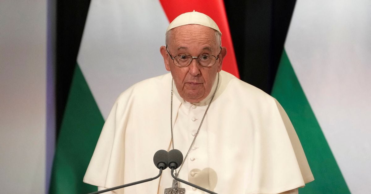 "Pope's Hungary Visit Overshadowed by Nationalism and Ukraine Conflict"