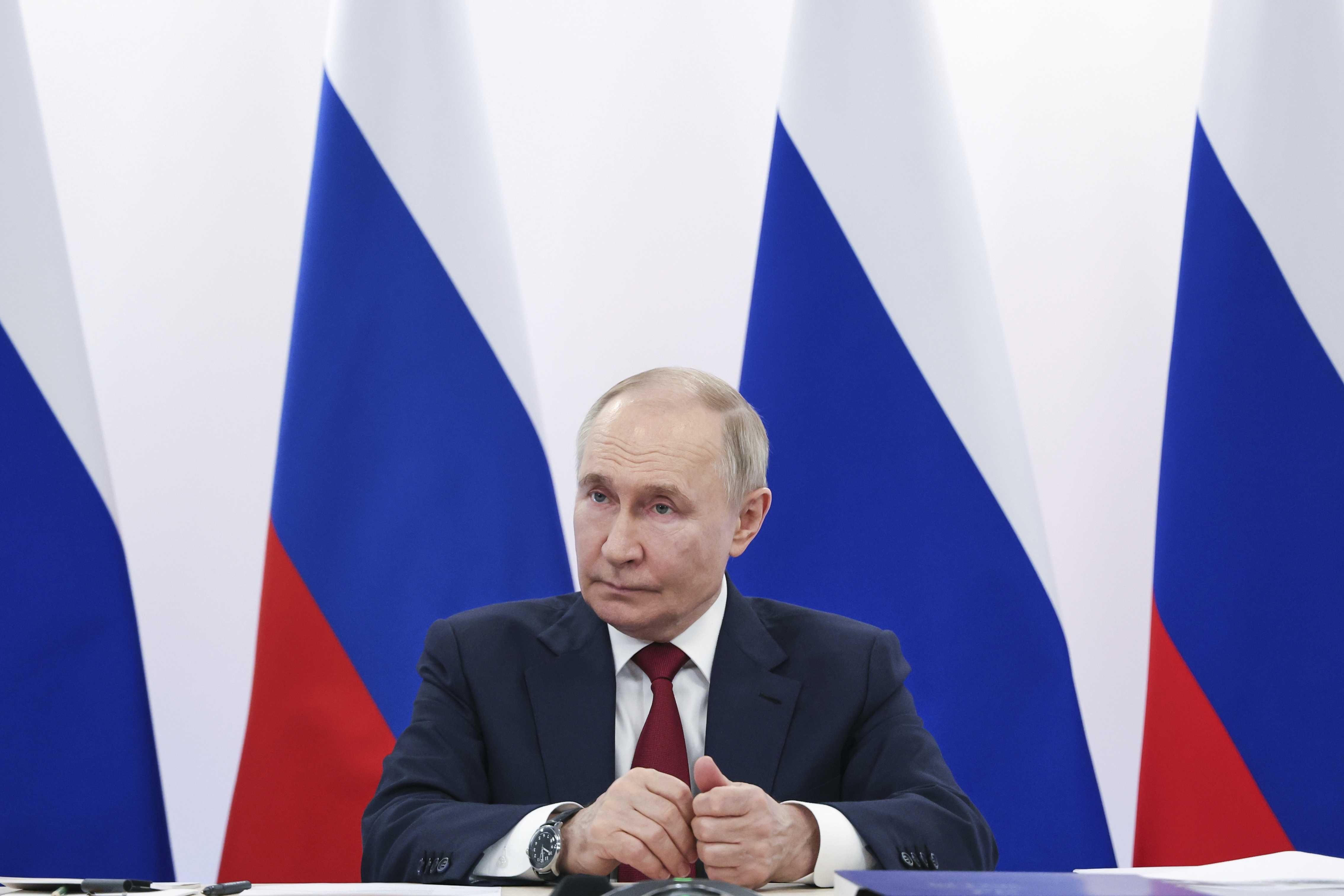 Trump warns Putin of 'playing with fire' amid Ukraine attacks