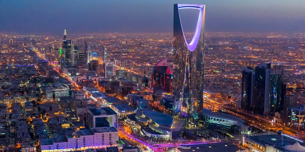 "Saudi Arabia Backs Chinese Rival to OpenAI"