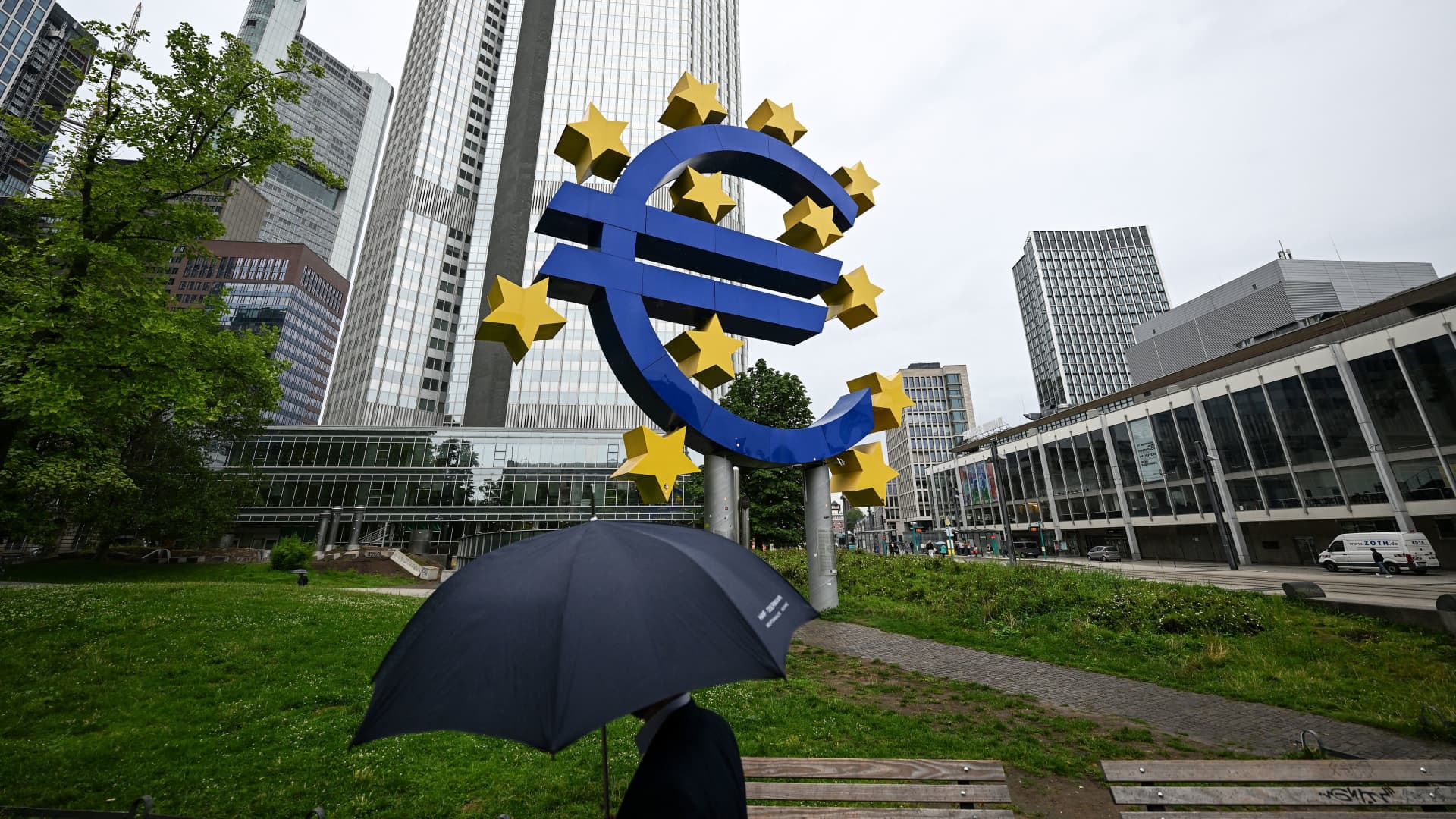 "ECB Holds Rates Amid Market Speculation: A Preview of the January Meeting"