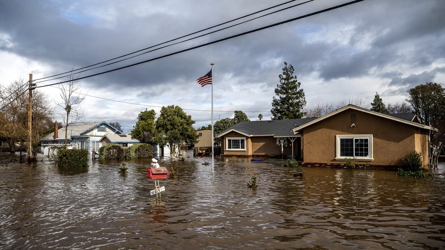 Featured image for Rising flood risk prompts mass migration and neighborhood abandonment