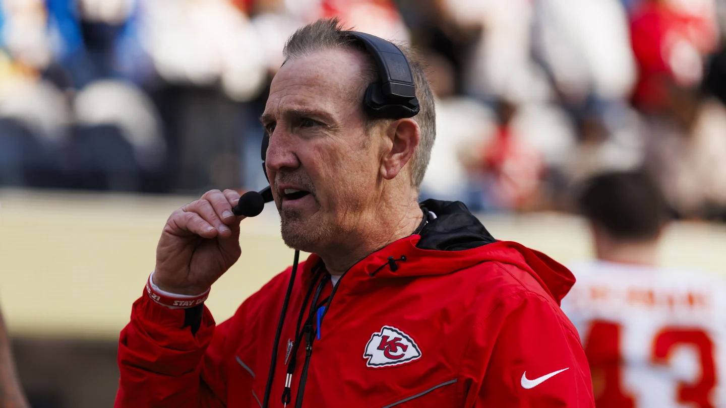 Featured image for "Chiefs Extend Defensive Coordinator Steve Spagnuolo's Contract"