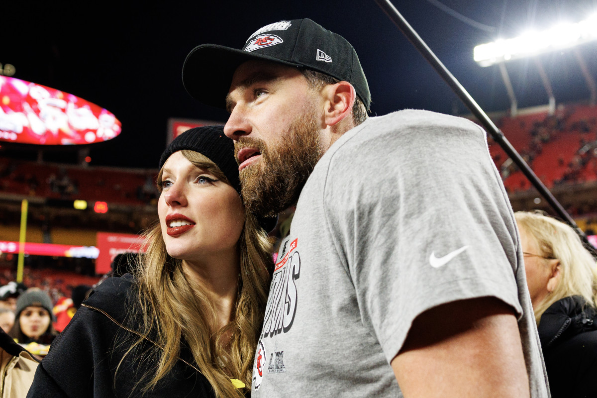Featured image for Taylor Swift and Travis Kelce's Cleveland Visit Sparks Local Restaurant Buzz