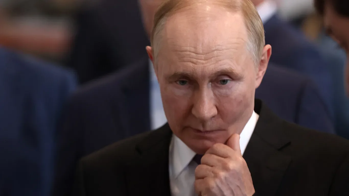 Trump Sets Tight Deadline for Ukraine-Russia Ceasefire
