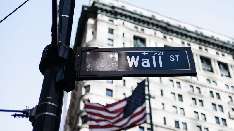 Wall Street Bonuses Drop 26% in 2021 Amid Dealmaking Slump