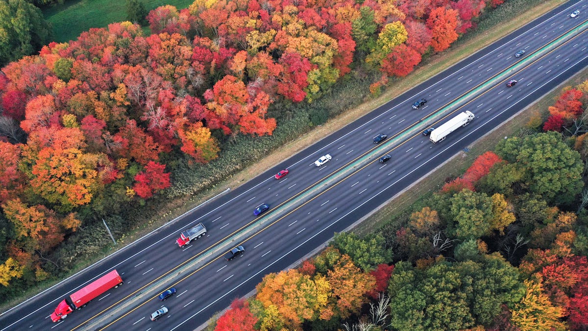 Featured image for "Ultimate Guide to Peak Fall Foliage: Weather, Locations, and Unique Patterns"