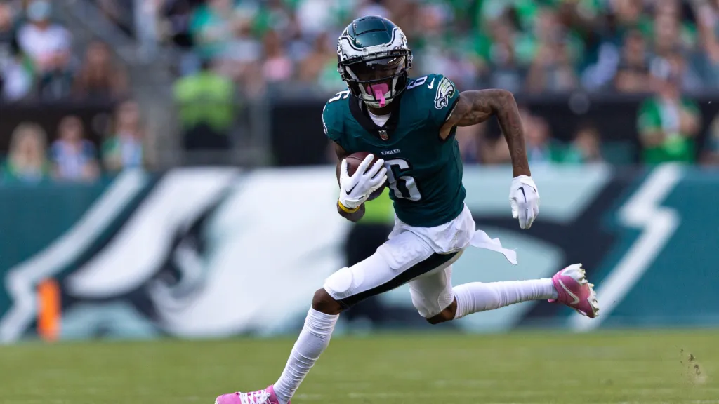 Featured image for DeVonta Smith's Game Day Status: Latest Injury Update