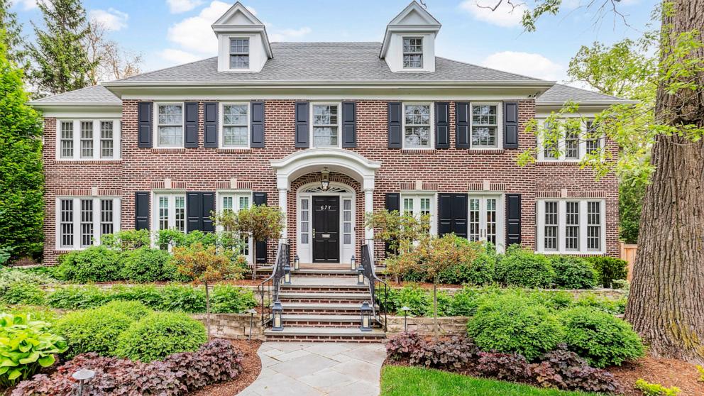 Featured image for "Iconic 'Home Alone' House Listed for Sale After Renovation"