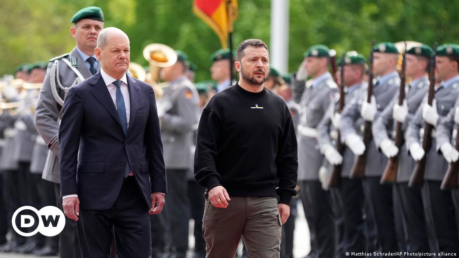 Zelenskyy's Berlin Visit: Military Aid and Advances in Bakhmut