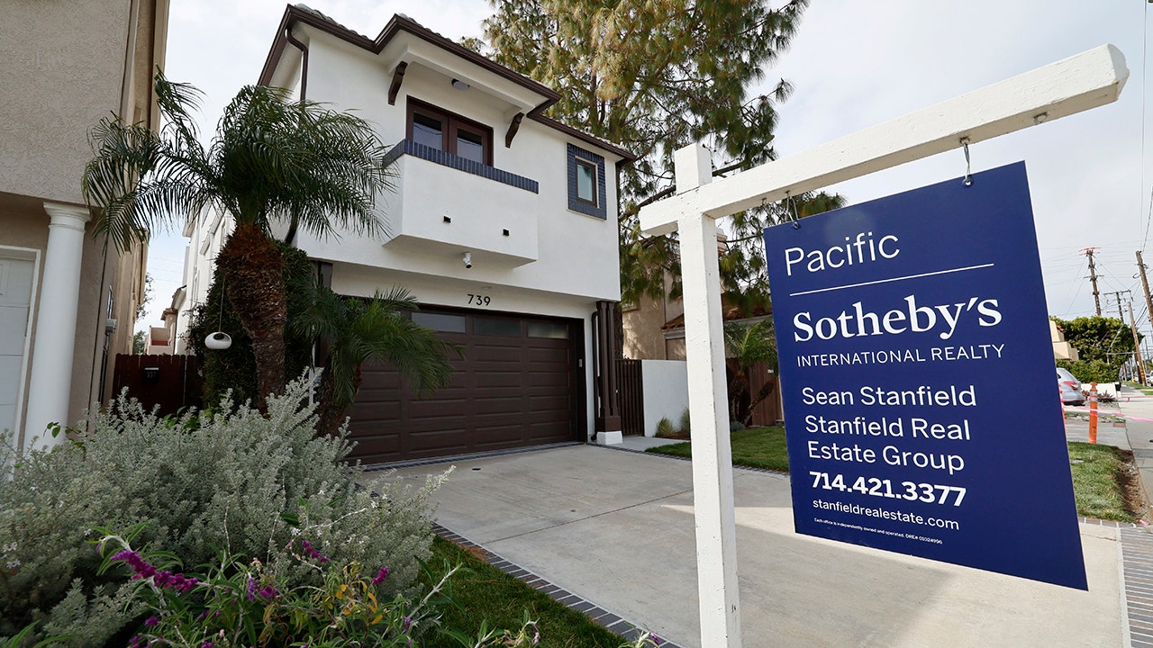 "Real Estate Industry Faces Major Changes in Commission Rules and Settlements"